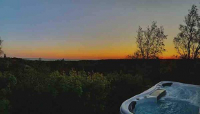Peaceful house with beautiful sea view and hot tub Heberg